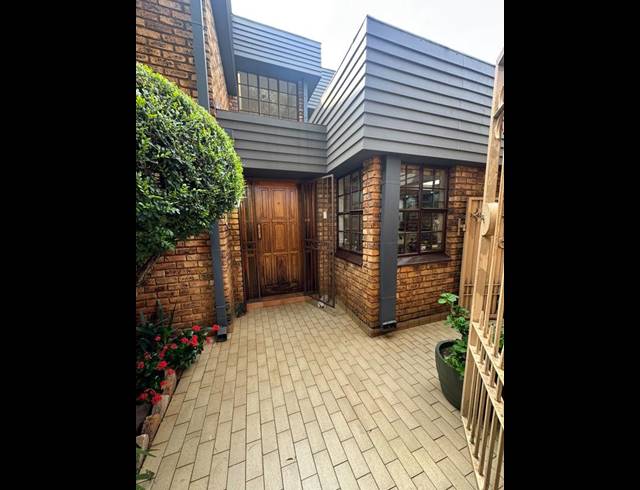 4 BEDROOM TOWNHOUSE FOR SALE IN BROOKLYN